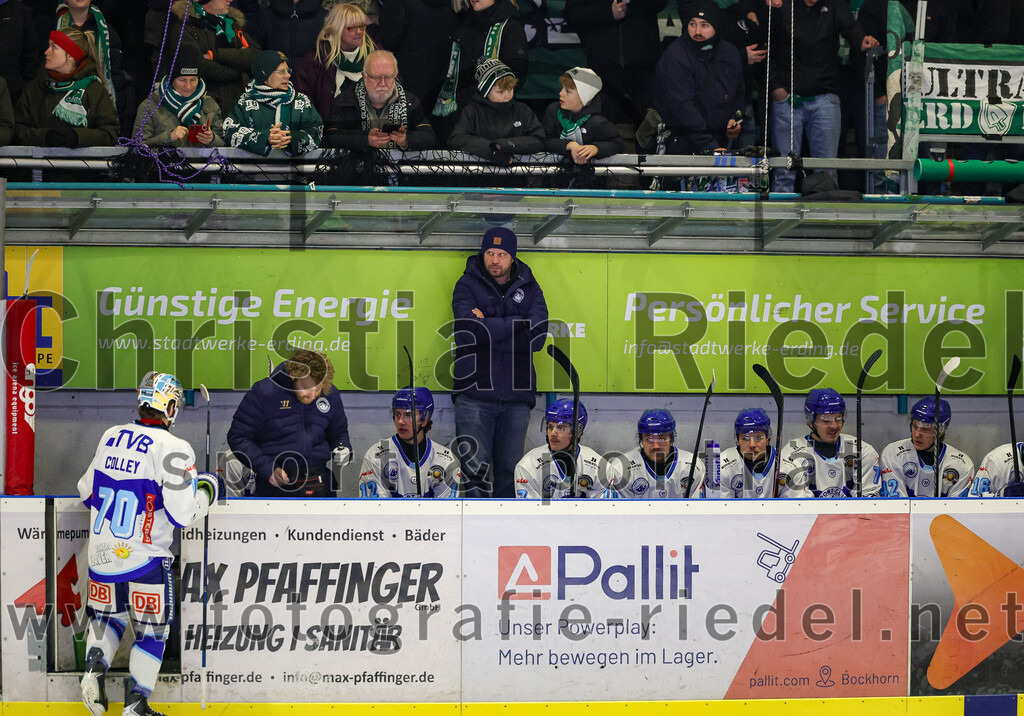 2026-01-23_014_TSV_Erding_gegen_SC_Riessersee | Erding, Deutschland, 23.01.2026:Eishockey, Oberliga Süd 2025 / 2026, 40. Spieltag, TSV Erding gegen SC Riessersee, Endergebnis: 6:5 n.V.Headcoach Hunor Marton (SC Riessersee)Foto: Christian Riedel / fotografie-riedel.net