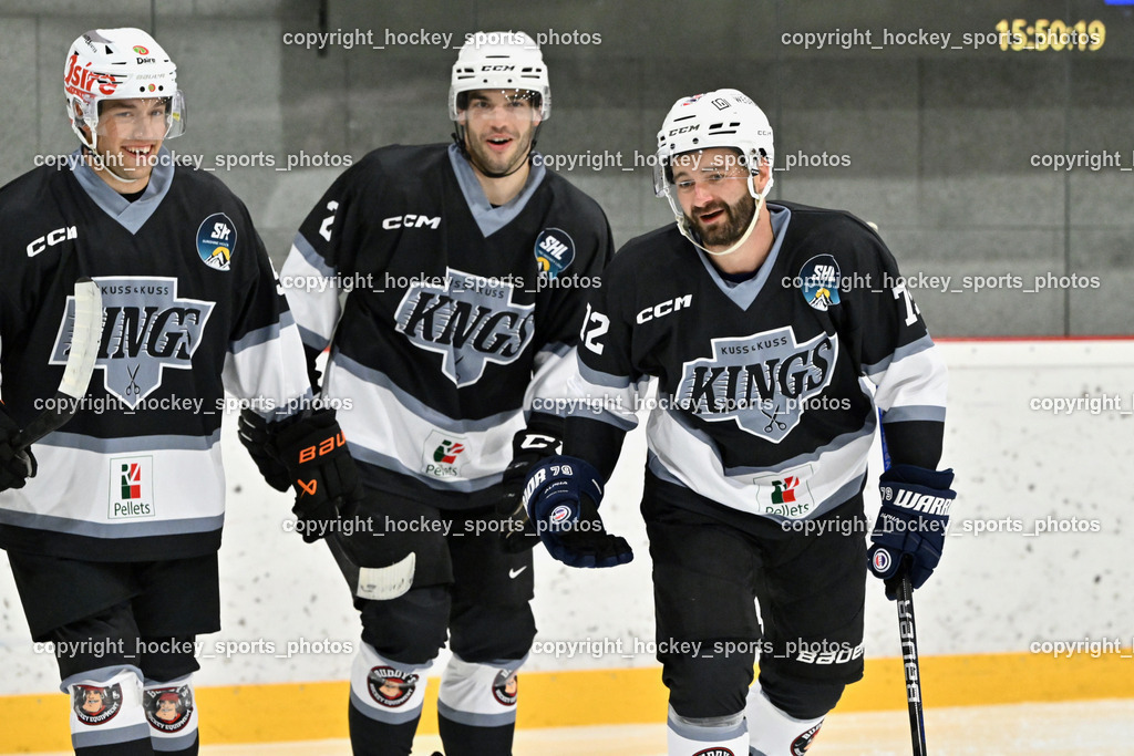Kuss & Kuss Kings vs. Golden Bulls | Jubel Kuss &amp; Kuss Kings Mannschaft, #21 Haudum Luka Kuss &amp; Kuss Kings, #5 Pfeffer Jakob Kuss &amp; Kuss Kings, #72 Scherio Kuss &amp; Kuss Kings, Kuss &amp; Kuss Kings vs. Golden Bulls, Kuss &amp; Kuss Kings vs. Golden Bulls am 30.05.2025 in Ferlach (HTC Eishalle Ferlach), Austria, (Photo by Bernd Stefan)