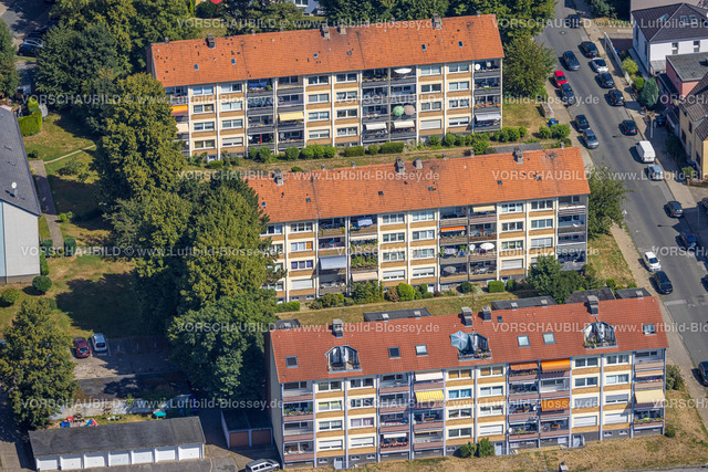 Hattingen220807727 | Luftbild, Mietshäuser Reihenhäuser, rote Dächer, Balkone, Sonnenschirme, Markisen, Dachterrasse, Rauendahlstraße, Baak, Hattingen, Ruhrgebiet, Nordrhein-Westfalen, Deutschland