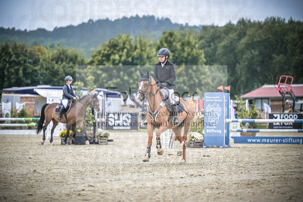 DOS_2183 | Entdecke hochwertige Reitturnierfotos von Foto Oger. Professionell, emotional und authentisch – jetzt Lieblingsmomente im Shop bestellen.Deutschlandweite Turnierfotografie. - Realisiert mit Pictrs.com