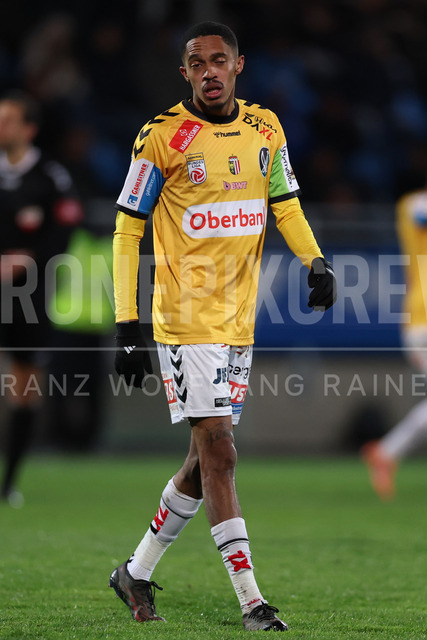 TSV Egger Glas Hartberg vs SV Oberbank Ried – Austrian Bundesliga Match | The image shows Antonio Van Wyk (Ried), at the Bundesliga match TSV Hartberg vs SV Ried at Profertil Arena Hartberg. 22.11.2025