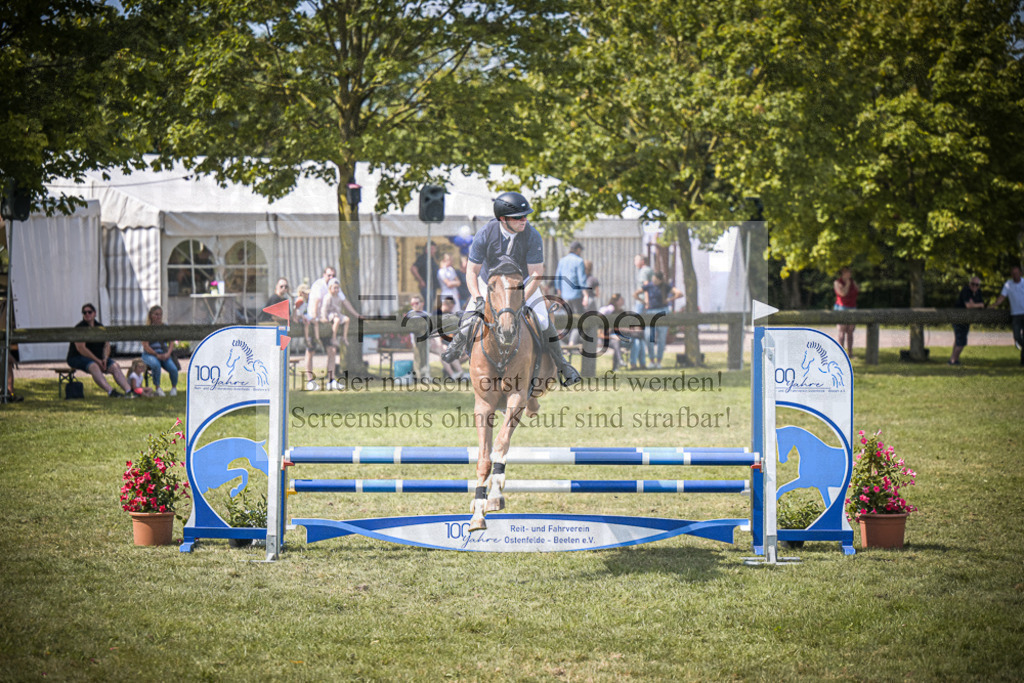 DOS_6277 | Entdecke hochwertige Reitturnierfotos von Foto Oger. Professionell, emotional und authentisch – jetzt Lieblingsmomente im Shop bestellen.Deutschlandweite Turnierfotografie. - Realisiert mit Pictrs.com