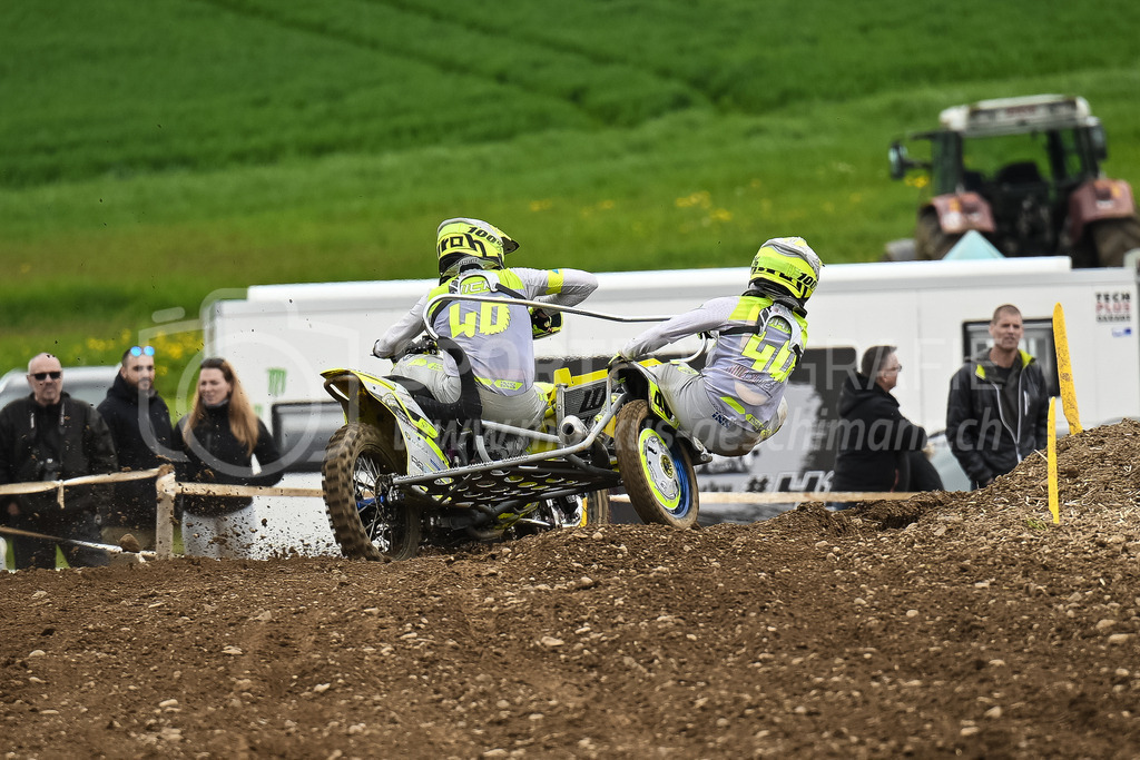 Motocross Schlatt bei Winterthur - 30. April 2023 | #40 Schlienger Dominik / Intlekofer Daniel aus Wegenstetten (CH) auf WSP Yamaha in der Kategorie Seitenwagen am Motocross Schlatt bei Winterthur, 30. April 2023. 
Instagram: @mx_schlatt | @mc_wila | @sam_schweiz
Bild: Sportfotografie Markus Aeschimann | www.markus-aeschimann.ch - Realisiert mit Pictrs.com