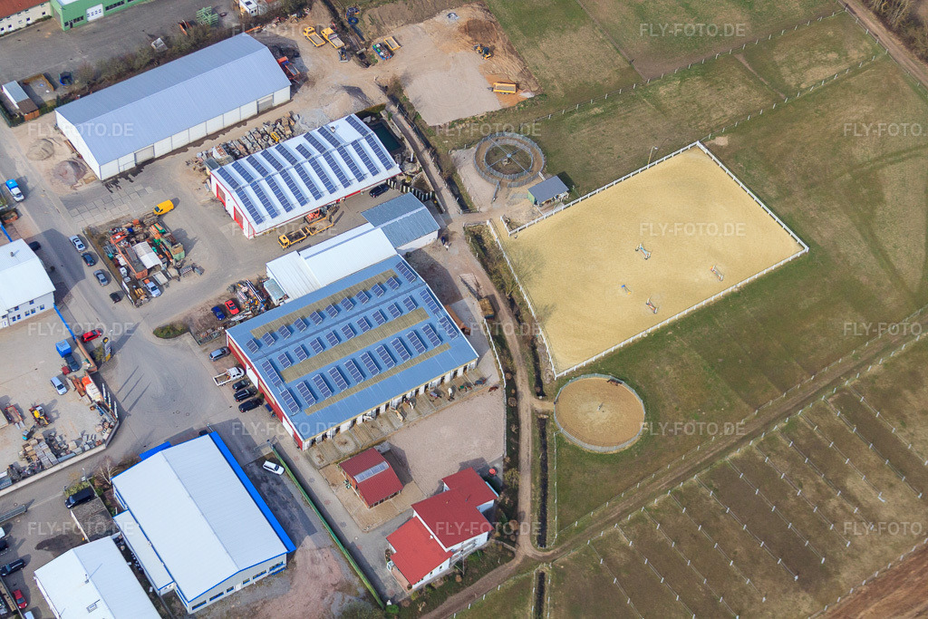 Luftbild: Gewerbegebiet Am Gäxwald mit Reitstall Müller, Klarsicht-Verpackungen Weber GmbH, REGAB GmbH Tiefbau und Feinwerk Präzisions- und Messtechnik GmbH & Co. KG in Herxheim bei Landau im Bundesland Rheinland-Pfalz in Deutschland. Foto: IMG_37773.jpg vom 12.03.2011 durch Werner Riehm/FLY-FOTO.deWWW.REGAB.DE