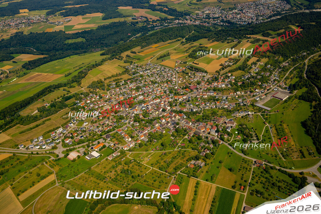 Das Luftbild zeigt : Walddorf Altensteig - Die Luftaufnahme wurde 2024 vom UL-Flugzeug aus erstellt ( keine Drohne ) - Hochauflösende Luftaufnahme - Für grossformatige Ausdrucke geeignet. Die Geschenkidee !Mit Lizenz und Bildrechte bestellbar