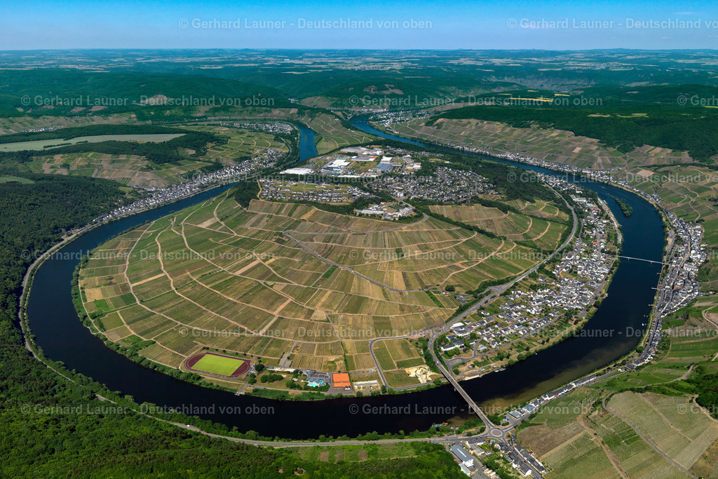3114406 | Weinberge und Moselschleife bei Kaimt