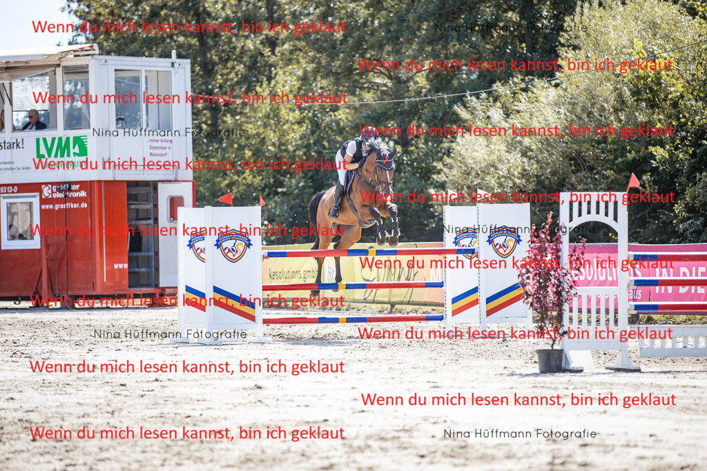 BK1A6492 | Turnierbilder Turnierfotos Nina Hüffmann Turnierfotografie Pferdefotografie Tierzeichnung Haustierzeichnung Pferdezeichnung Hundezeichnung Videograf  - Realisiert mit Pictrs.com