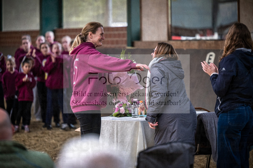 DOS_0424 | Entdecke hochwertige Reitturnierfotos von Foto Oger. Professionell, emotional und authentisch – jetzt Lieblingsmomente im Shop bestellen.Deutschlandweite Turnierfotografie. - Realisiert mit Pictrs.com