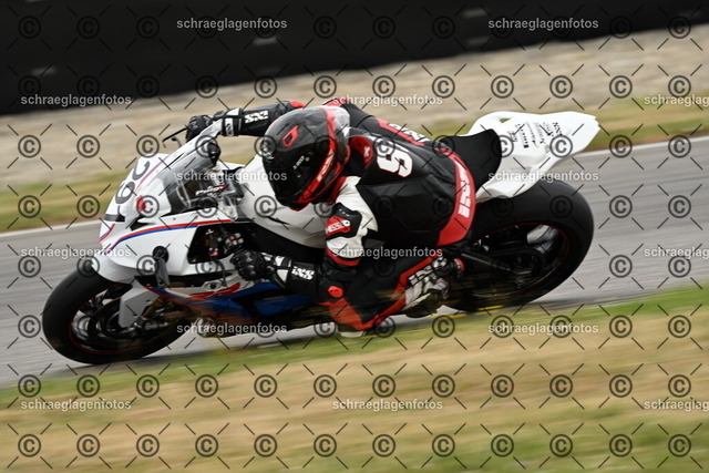 25bt02-1621 | markuskiefer.com - Realisiert mit Pictrs.com