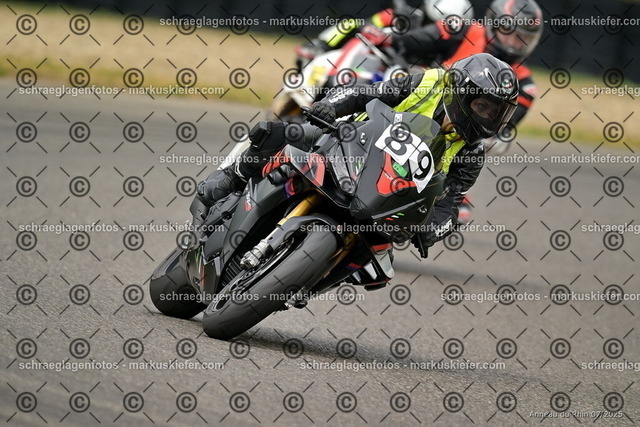 25bt05-1115 | markuskiefer.com - Realisiert mit Pictrs.com