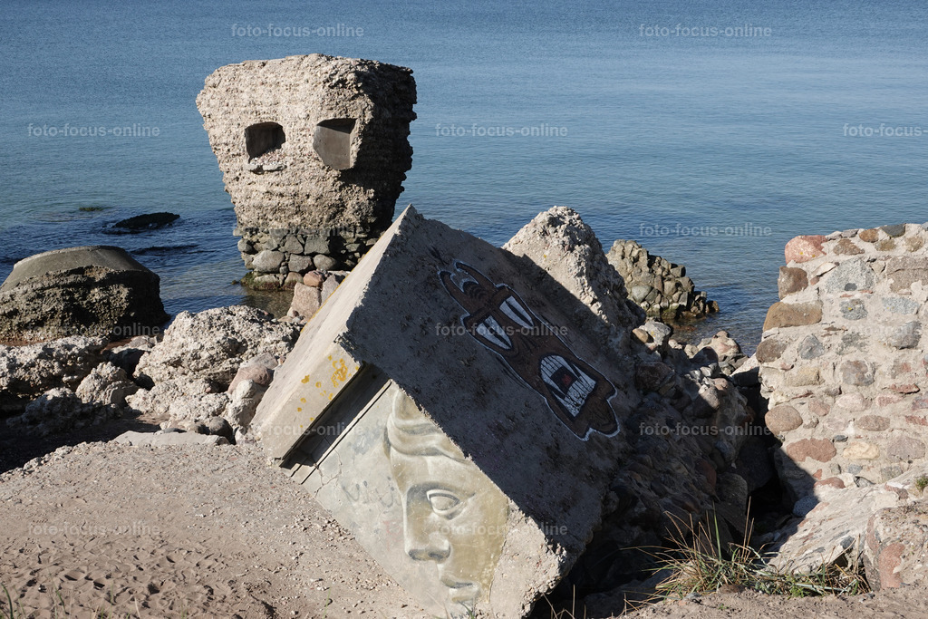Ruins of the naval portt | Lettland