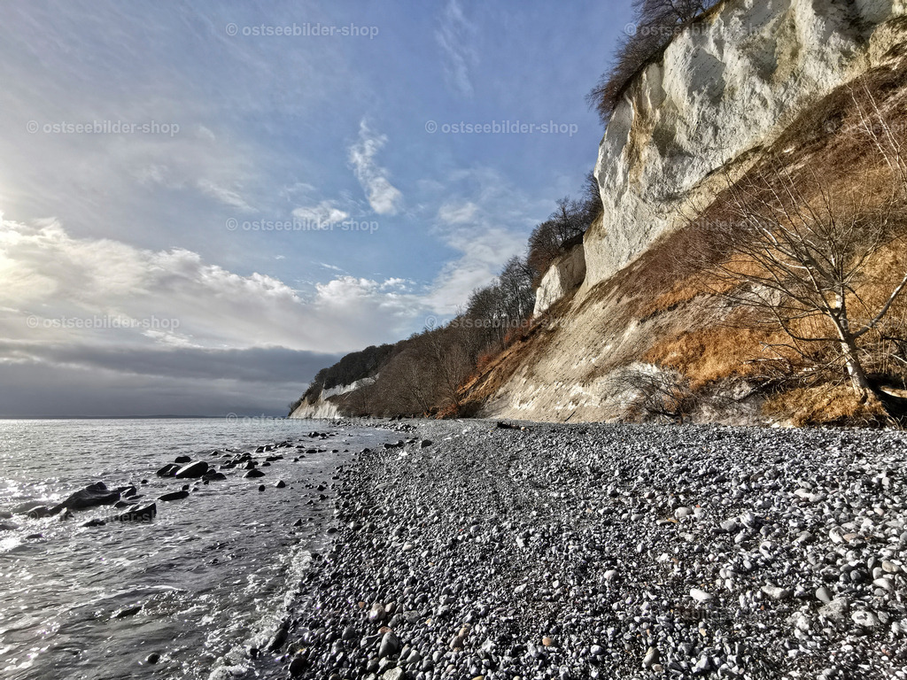 Strand der Feuersteine | Das Wissower Ufer ist hier ein reiner Feuersteinstrand.