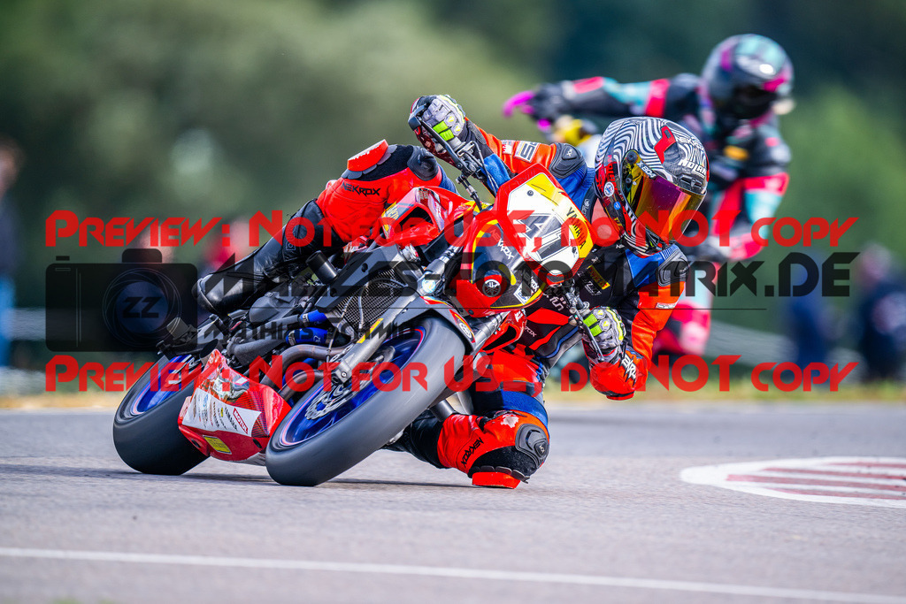 MaZZes_FotoMatrix_240914_6007705_2-48 | TWINCUP