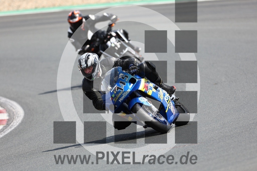 0145-20240718_02528 | Schöne Erinnerungen an spannende Momente - das festzuhalten ist unser Job. PIXELrace.de ist seit 2003 auf den Rennstrecken Europas unterwegs um die Action draußen beim Fahren und die wunderbare Stimmung imm Fahrerlager für euch einzufangen.