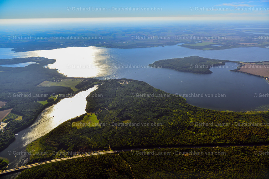 3638352 | PLAU AM SEE 25.08.2016 Uferbereiche am Seegebiet des in Plau am See im Bundesland Mecklenburg-Vorpommern, Deutschland. // Riparian areas on the lake area of in Plau am See in the state Mecklenburg - Western Pomerania, Germany. Foto: Gerhard Launer