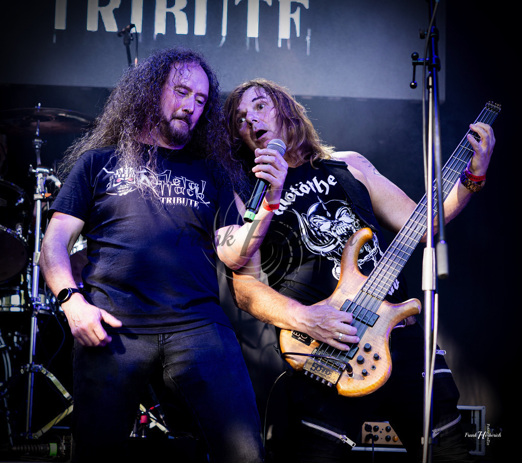 Metal Attack Tribute | Stadtfest Aschaffenburg 30.08.2025 - Realisiert mit Pictrs.com