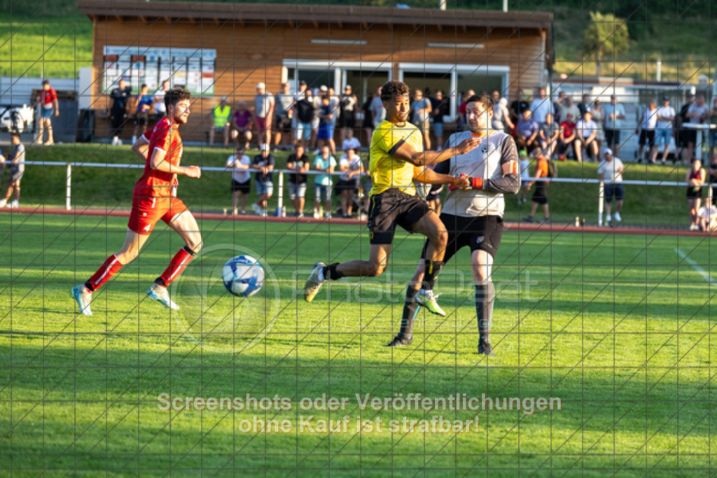 20250620_201332_0510 | #,TV Eybach (rot) vs. TSV Ottenbach (gelb), Fussball, Relegationsfinale in Kreisliga A3 - Bezirk Neckar/Fils, Saison 2024/2025, Eichenbachstadion, Haldenstraße, 73054 Eislingen, 20.06.2025 - 18:30 Uhr,Foto: PhotoPeet-Sportfotografie/Peter Harich