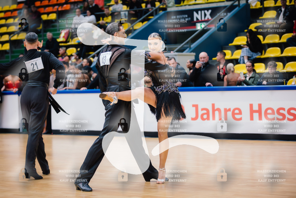 Hessen Tanzt WDSF International Open Latin 11th (43) Justin Lauer _ Rita Schumichin (TSC Saltatio Neustadt im TV 1860 Mußbach)-2025-05-18-3701 | Webshop for digital downloads and prints of dance sport, event & show photographer Julian Link - Realisiert mit Pictrs.com