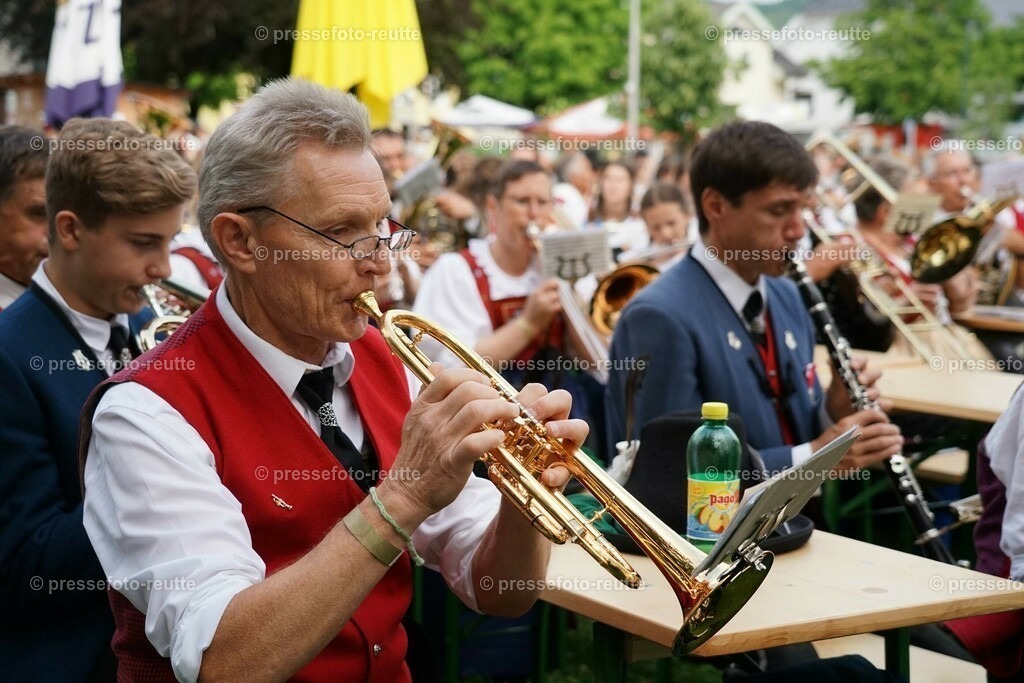 news-2023-Juni16-Bundesmusikfest-FELDMESSE-DSC06299 | Info aus dem Bezirk Reutte/Ausserfern Tirol sowie eine umfangreiche Bilddatenbank über die gesamte Region: Lechtal, Talkessel Reutte, Tannheimertal, Zwischentoren. Lech, Plansee, Zugspitze, Grenztunnel, B179, Fernpassstraße, Verkehr, Lawinen, Tradition, - Realisiert mit Pictrs.com