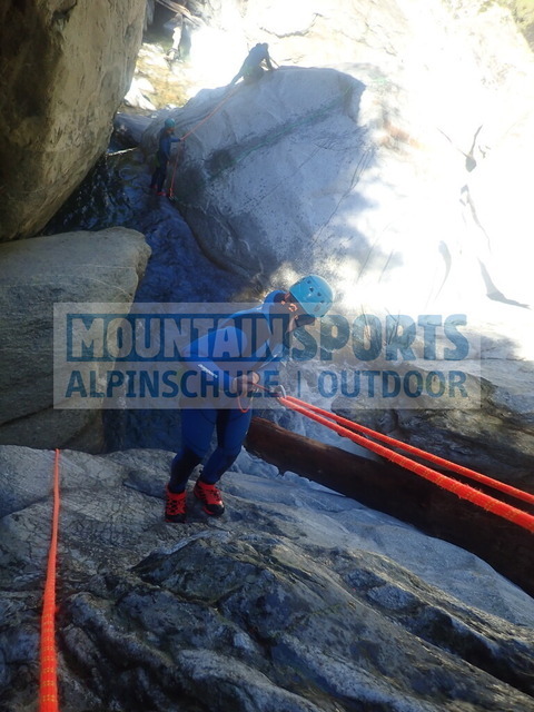P1010034 | Bestelle die Bilder deines Berg- oder Wasser-Abenteuers mit Mountain Sports bequem von zu Hause aus direkt über unseren Online Fotoshop von pictrs.com. - Realisiert mit Pictrs.com