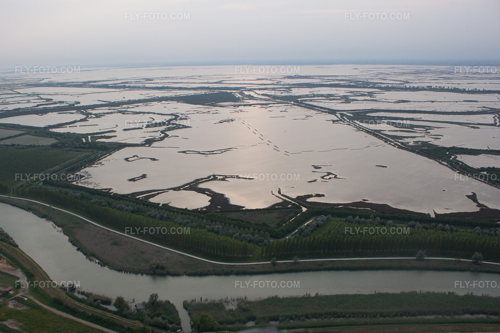 Aerial view: View of the town in Jesolo in the state Veneto, Italy. – Photo: IMG_50323.jpg taken on 06/07/2012 by Werner Riehm/FLY-FOTO.com – Resolution of the original: 4229 x 2820 px