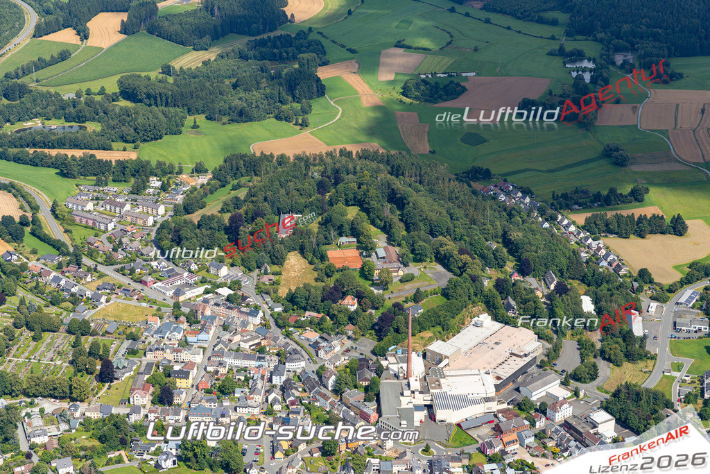 Aktuelles Luftbild von  Helmbrechts Kauf mit Lizenz / Bildrechten möglich- Die Luftaufnahme wurde 2021 mittels UL-Flugzeug erstellt ( keine Drohne ) - hochauflösende Kamera-Systeme von  Canon -Beste Qualität - Für grossformatige Ausdrucke geeignet. Die Geschenkidee !