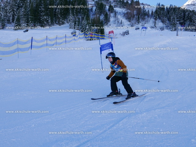 Luca (2) | Photos von der Skischule Warth - Realisiert mit Pictrs.com
