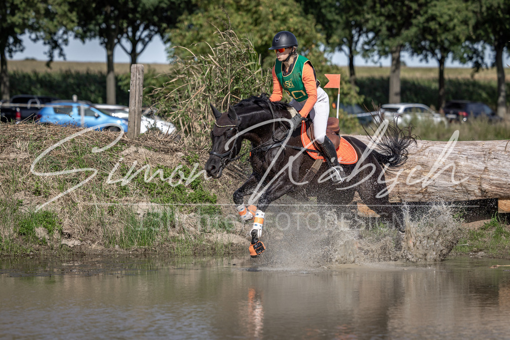 20250907-_3LI2160 | Tierfotografie Pferde, Hunde, Katzen, Haustiere.
Turnierfotografie Reitturniere, Reiten, Springreiten, Dressur in Hanau, dem Main-Kinzig-Kreis und dem Rhein-Main- Gebiet um Frankfurt