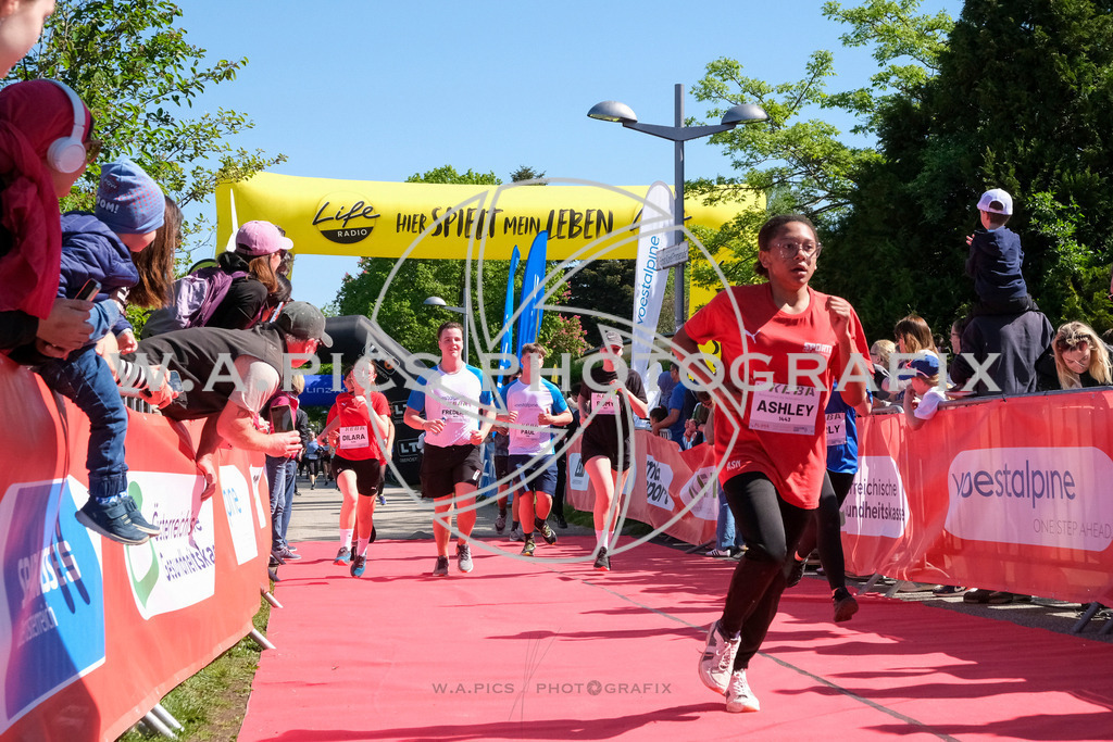 ..... | LINZ,AUSTRIA,27.April 24, Int. 3 Brückenlauf Linz  , Image shows: Photo: WAPICS / Michael ring