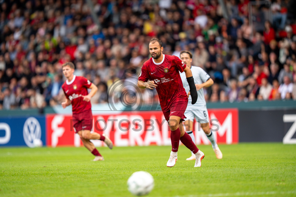 SG Sonnenhof Großaspach vs. Arminia Bielefeld, Fussball, DFB-Pokal, 1. Runde, 22.08.2026 | Fabian Eisele (SG Sonnenhof Großaspach, #23),SG Sonnenhof Großaspach vs. Arminia Bielefeld, Fussball, DFB-Pokal, 1. Runde, 22.08.2026,DFB regulations prohibit any use of photographs as image sequences and/or quasi-video