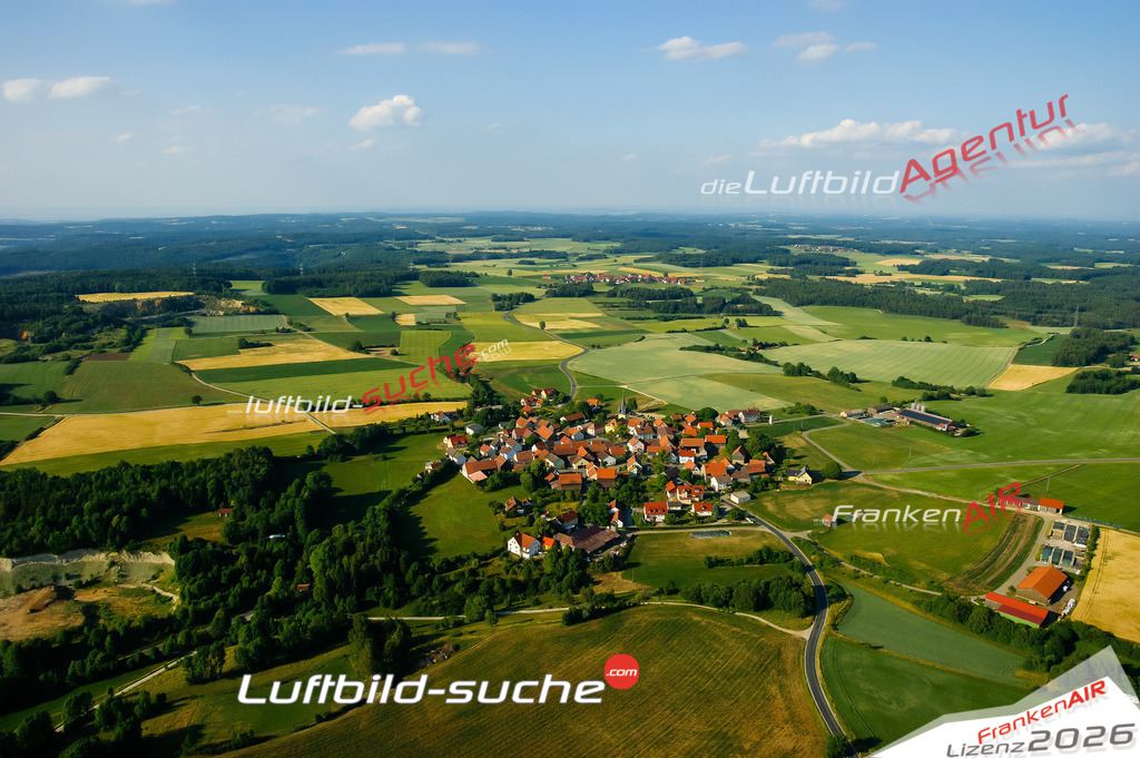Die Luftaufnahme Ludwag - Scheßlitz wurde vom UL-Flugzeug (keine Drohne) aus fotografiert.Hohe Druck- Auflösung-die Geschenkidee!