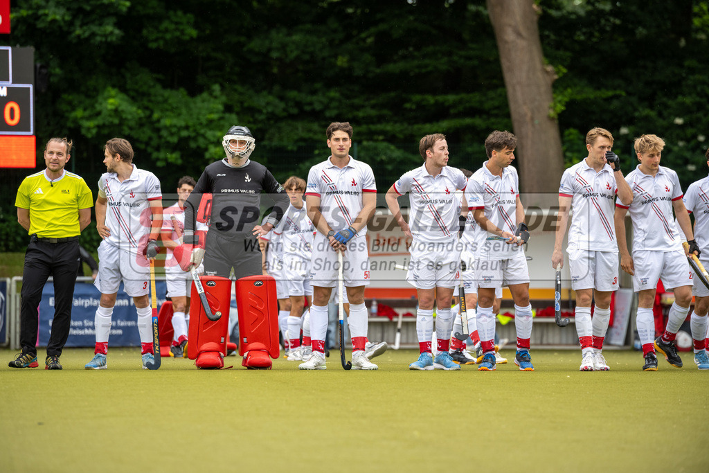 SFE_20250524_0011 | Köln, Deutschland, 24.05.2025:  Hockey 1. Bundesliga Herren Rot-Weiss Köln - Mannheimer THC im KTHC Stadion Rot-Weiss Köln Tennis and Hockey Club am 24.05.2025 in Köln, Deutschland. (Foto von Stephan Fehrmann)Köln, Germany, 24.05.2025: Hockey 1. Bundesliga Herren Rot-Weiss Köln - Mannheimer THC in KTHC Stadion Rot-Weiss Köln Tennis and Hockey Club at 24.05.2025 in Köln, Deutschland. (Foto from Stephan Fehrmann)