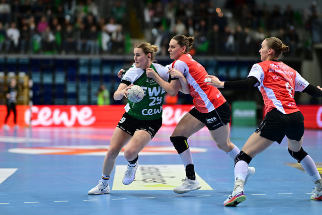 Handball I Frauen I Saison 2025-2026 I 1. HBF I 9. Spieltag I VfL Oldenburg - HSG Blomberg-Lippe I 73206 | Der Sportfotograf. - Realisiert mit Pictrs.com
