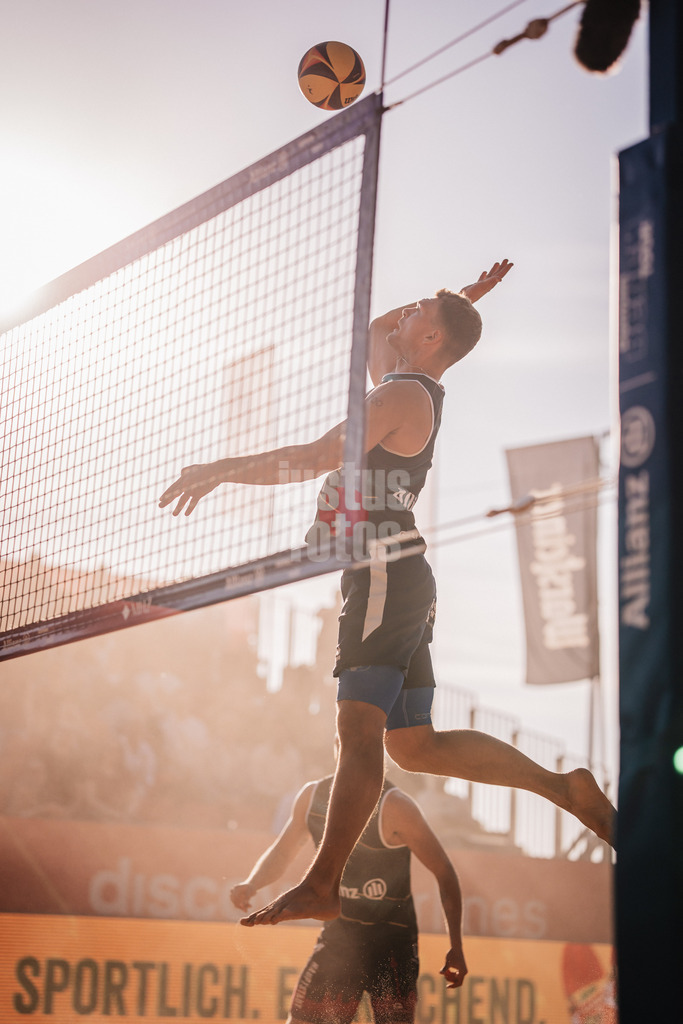 Beachvolleyball | Männer | Allianz German Beach Tour 2025 | Tourstop Düsseldorf | 09.05.2025 | Daniel Kirchner beim Angriff