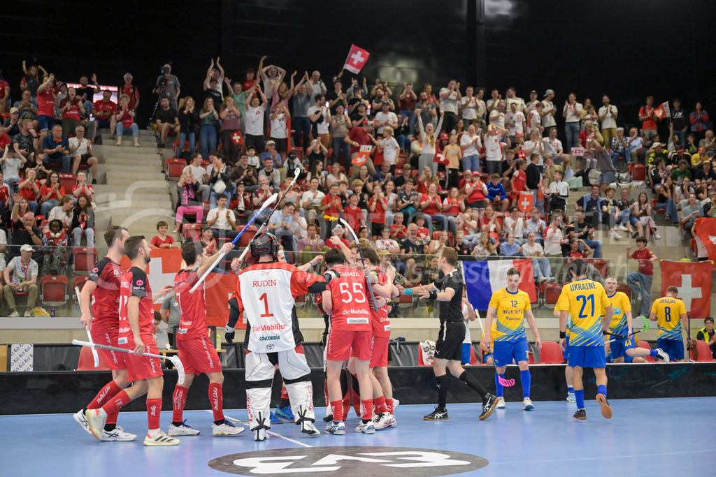 Men's 3v3 WFC 2025 - Championship Final - Switzerland v Ukraine | Switzerland scores again, during Men's 3v3 WFC 2025 - Championship Final, Switzerland: 03.05.2025, Winterthur, AXA ArenaEvent page: <a href="https://www.u19wfc2025.ch/">www.u19wfc2025.ch</a>Credit: Markus Aeschimann, <a href="https://markus-aeschimann.ch">markus-aeschimann.ch</a>Instagram: <a href="https://instagram.com/sportfotografie.aeschimann">@sportfotografie.aeschimann</a> - Realisiert mit Pictrs.com