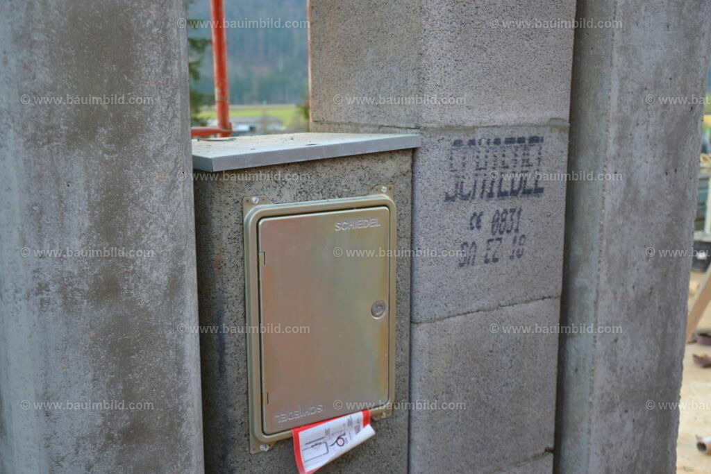 bib-lg08-schornstein-0028 | Nach LV-Leistungsgruppen sortierte Detailfotos über den Bau eines Hauses. Alle Hausbau-Bilder direkt vom Urheber und Autor der Website Haus-Selber-Bauen.com