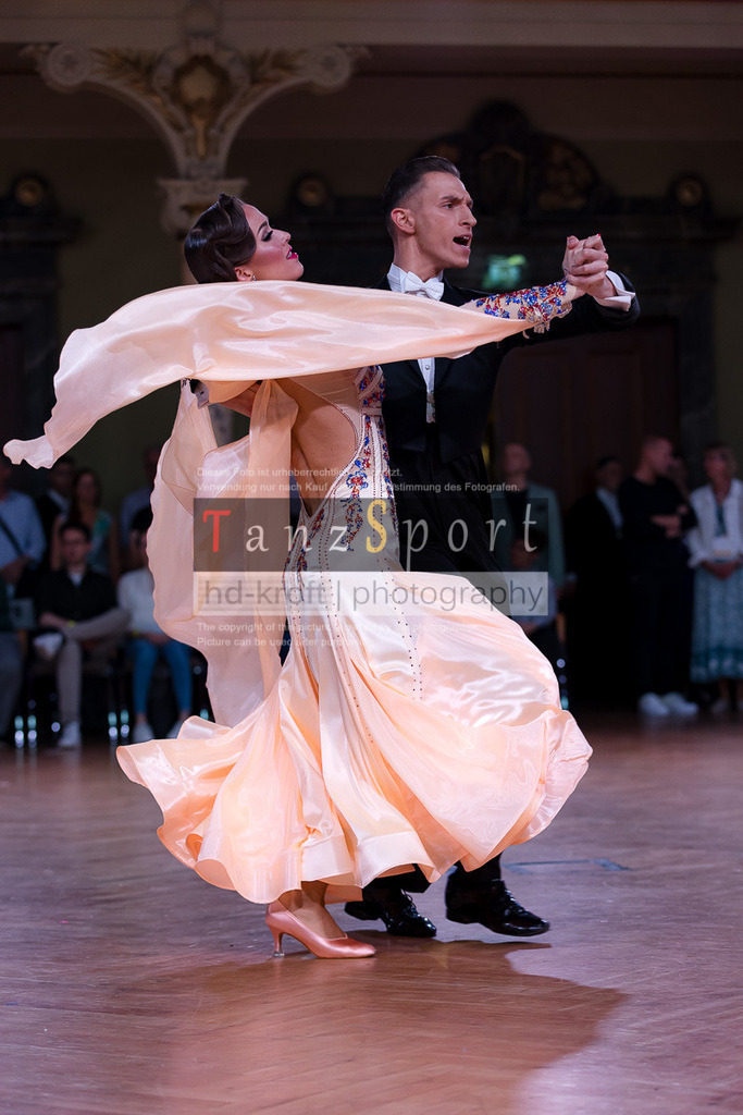 20240706_WDSF_RS_Std_9669 | Tanzsportbilder, Standardtanz, Lateintanz, WDSF, DTV, LTVB, dancecomp, goc, hessen tanzt, blaues band der spree, walzer, tango, wiener walzer, slowfox, quickstepp, samba, rumba, cha-cha-cha, paso doble. jive, hd-kroft photography, turniertanzsport