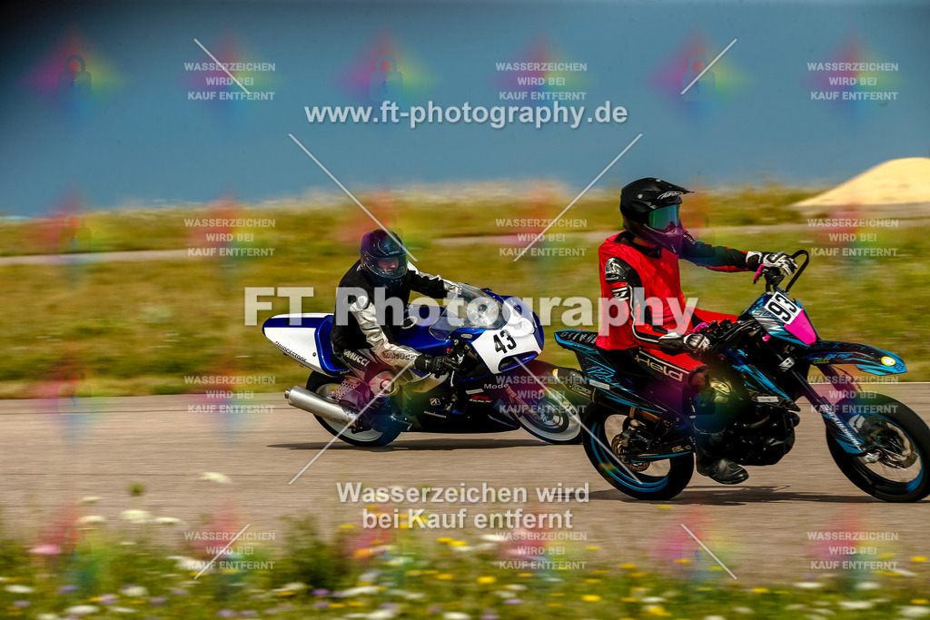 Chambley Juli-0647 | Hier findet Ihr Bilder von Touristenfahrten auf der Nürburgring Nordschleife oder von anderen Veranstaltungen die ich besucht habe. Viel Spass beim Durch Schauen 