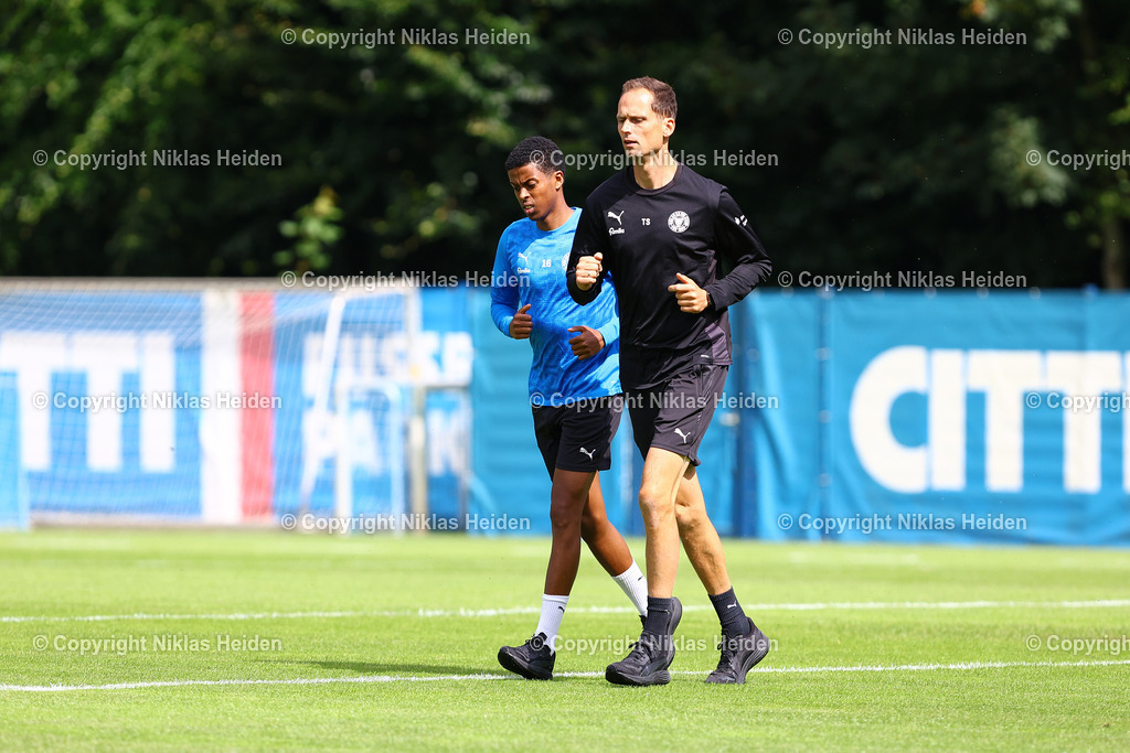 NH_HolsteinKiel_Training_29072025 | #16 Andu Kelati (Holstein Kiel) absolvierte mit Reha-Trainer Timm Sörensen eine Laufeinheit.Fußball I Herren I Training I Saison 2025-2026 I Holstein Kiel I 29.07.2025 I Citti-Fußballpark