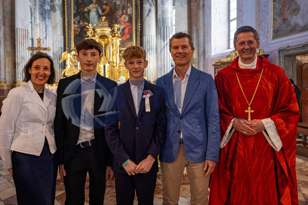 RR5M8375 | Firmung Klagenfurt-Dom 19.05.2024 8 Uhr