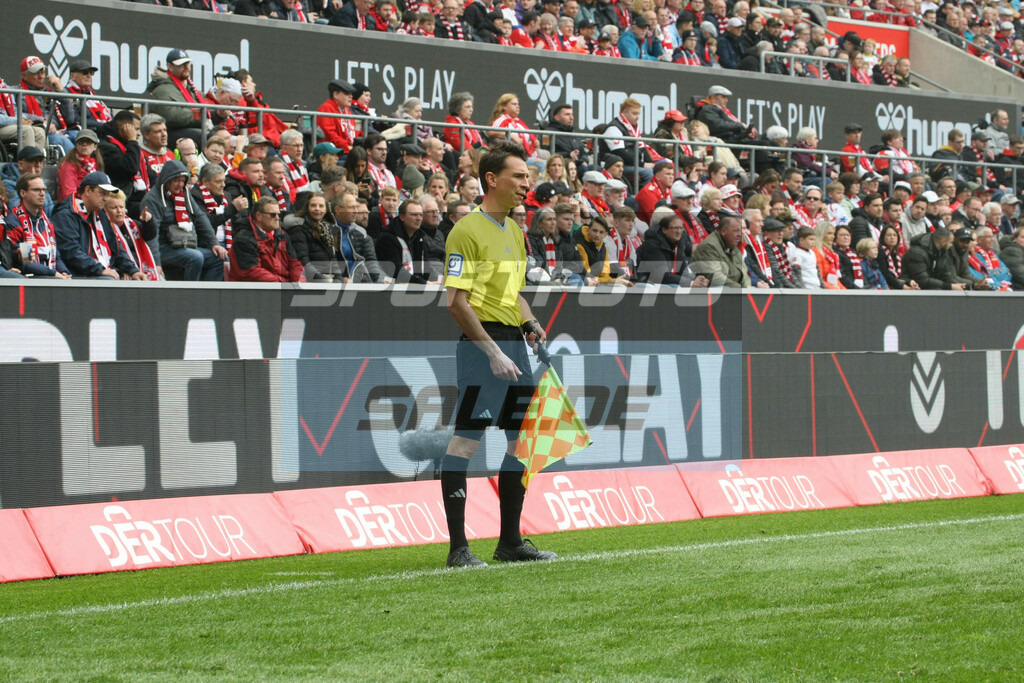 1. FC Köln - SC Freiburg | Christian Bandurski - © Sportfoto-Sale (MK) - Realisiert mit Pictrs.com