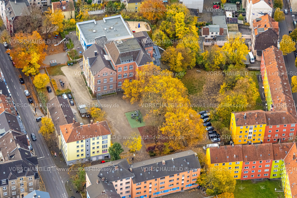 Hagen251101393 | Luftbild, Erwin-Hegemann-Schule Grundschule und städtische Kindertagesstätte Wunderland, herbstliche Bäume, Altenhagen, Hagen, Ruhrgebiet, Nordrhein-Westfalen, Deutschland