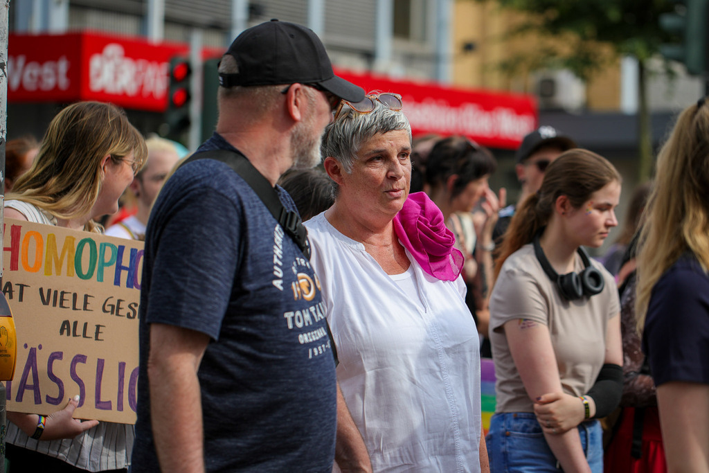 CSD_Moers_190725_047 | Bildergalerie von Sport-Ereignissen aber auch von weiteren spannenden Dingen - nicht nur vom Niederrhein. In Anlehnung an den bekannten Spruch von Hanns Dieter Hüsch heißt das Motto: "Niederrhein ist überall".  - Realisiert mit Pictrs.com