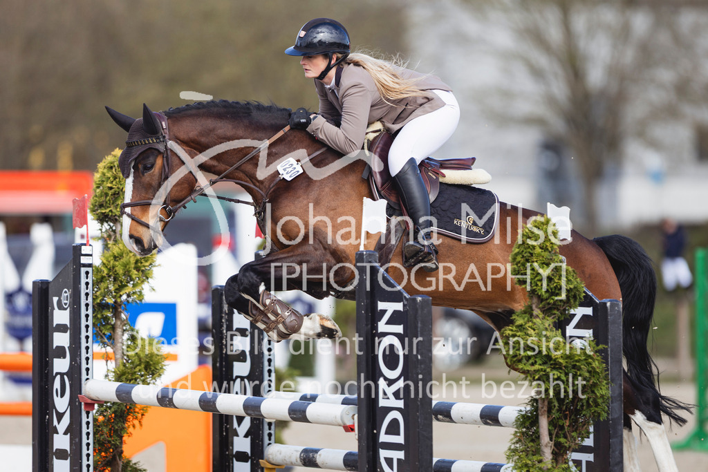 260404_Fruehlingsfest_SprPf-L-245 | Deine schönsten Turniermomente als professionelle Fotos! Entdecke hochwertige Pferdesport-Fotografie im Online-Shop. Jetzt Fotos finden & bestellen!