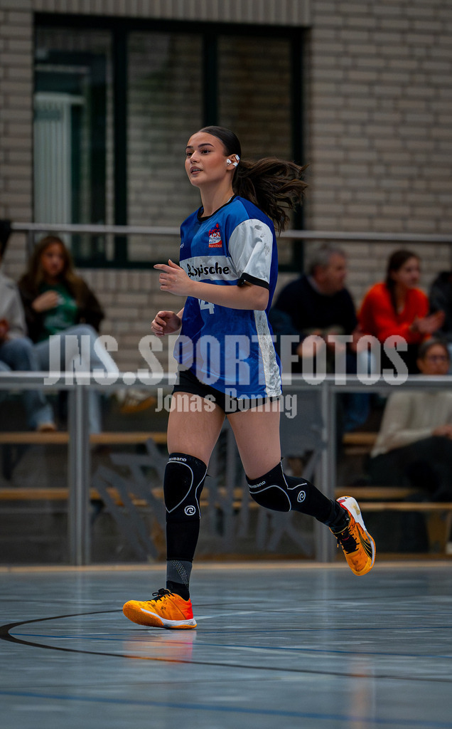 Handball I Frauen I Saison 2025-2026 I 3. Liga Staffel Nord I 10. Spieltag I SC SFN Vechta - HSG Blomberg-Lippe II I 0016 | Nurhan Koyutürk (14, HSG Blomberg-Lippe II)  - Realisiert mit Pictrs.com