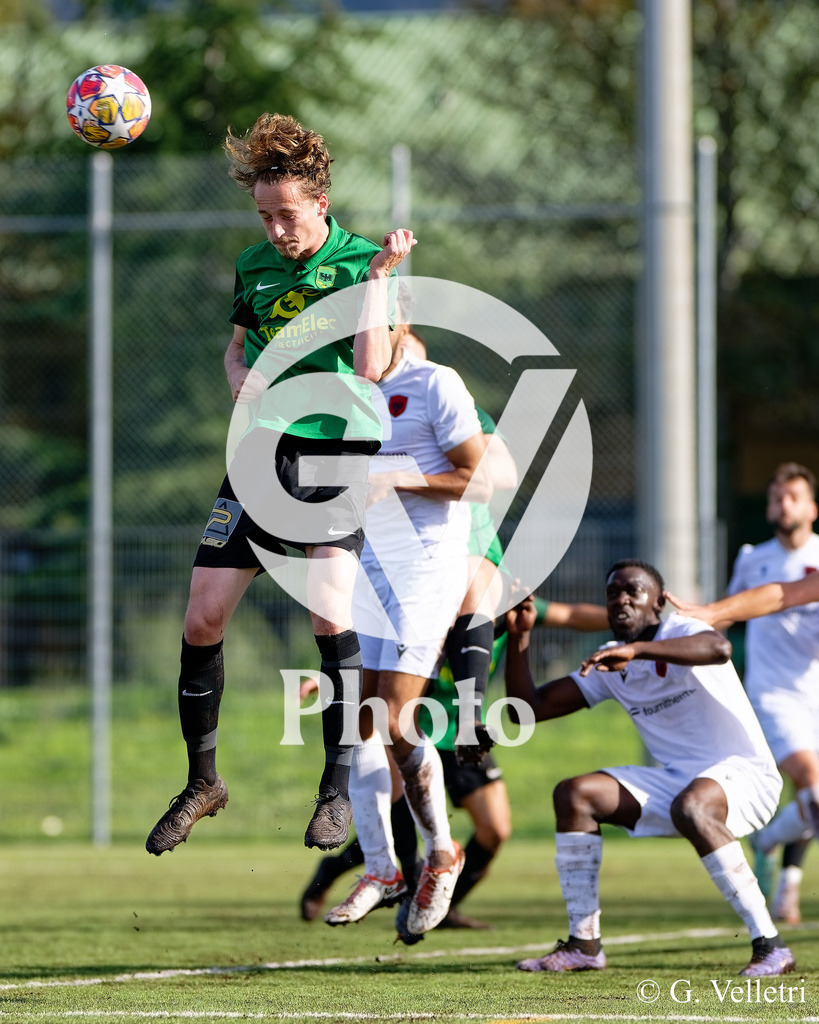 2eme ligue - FC Veyrier - FC Kosova |  durant le match de 2eme ligue entre FC Veyrier et FC Kosova au Stade du Grand-Donzel à Veyrier, Suisse