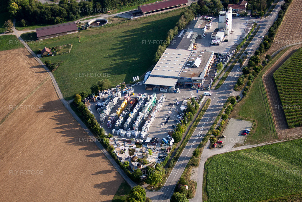 Luftbild: Sindelfingen-Darmsheim, Mühlackerstraße , Fa. Kömpf im Ortsteil Darmsheim in Sindelfingen im Bundesland Baden-Württemberg in Deutschland. – Foto: IMG_52513.jpg vom 23.08.2012 durch Werner Riehm/FLY-FOTO.de – Auflösung des Originals: 4555 x 3037 px