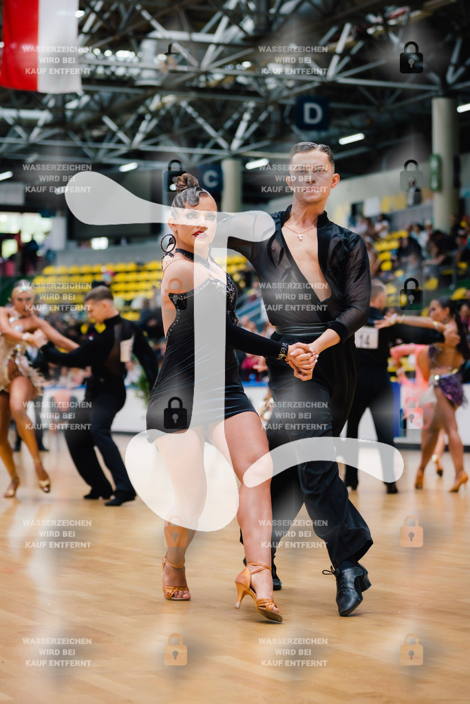 Hessen Tanzt WDSF International Open Latin 44th (26) Dennis Deiloff _ Sabrina Deiloff (TGC Rot-Weiß Porz)-2025-05-18-3849 | Webshop for digital downloads and prints of dance sport, event & show photographer Julian Link - Realisiert mit Pictrs.com