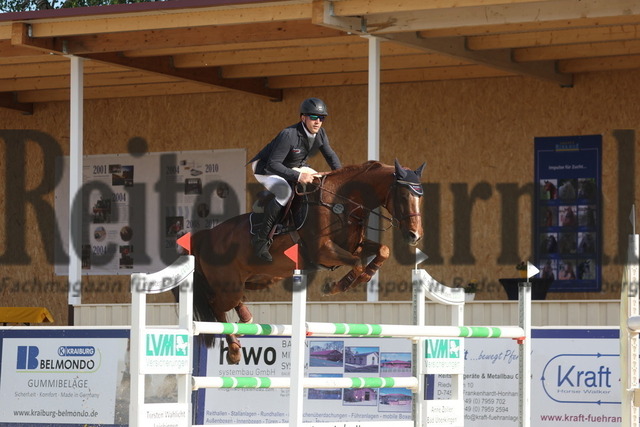 Birkhof_2024_Prfg.Nr.19_Amateur-Springprüfung_Kl.M_120cm_Sven Speidel_Dawson 7 (7) | Alle Fotos der Reiterjournal Fotografin Doris Matthaes im Reiterjournal Online-Fotoshop. - Realisiert mit Pictrs.com