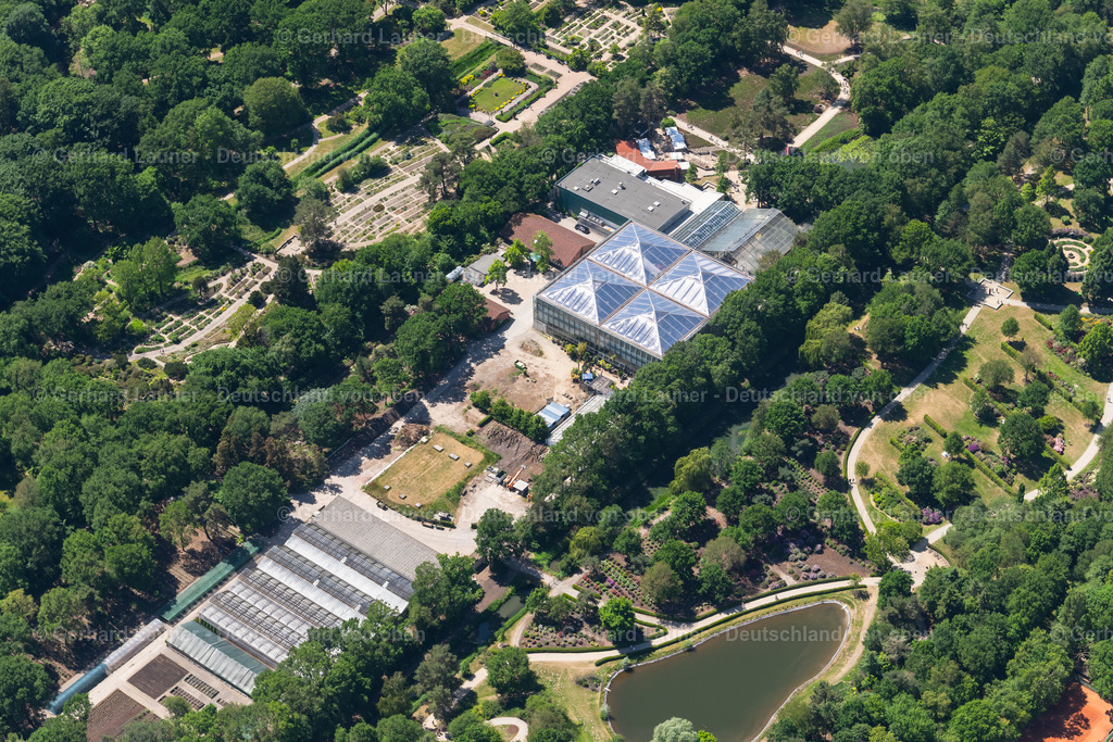 4029057 | BREMEN 01.06.2020 Parkanlage des Botanischen Garten mit den Häusern von Die Botaniker Bremens großer Entdeckerwelt in Bremen, Deutschland. Weiterführende Informationen bei: botanika GmbH. // Park of of Botanischen Garten with den Haeusern von Die Botaniker Bremens grosser Entdeckerwelt in Bremen, Germany. Further information at: botanika GmbH. Foto: Gerhard Launer